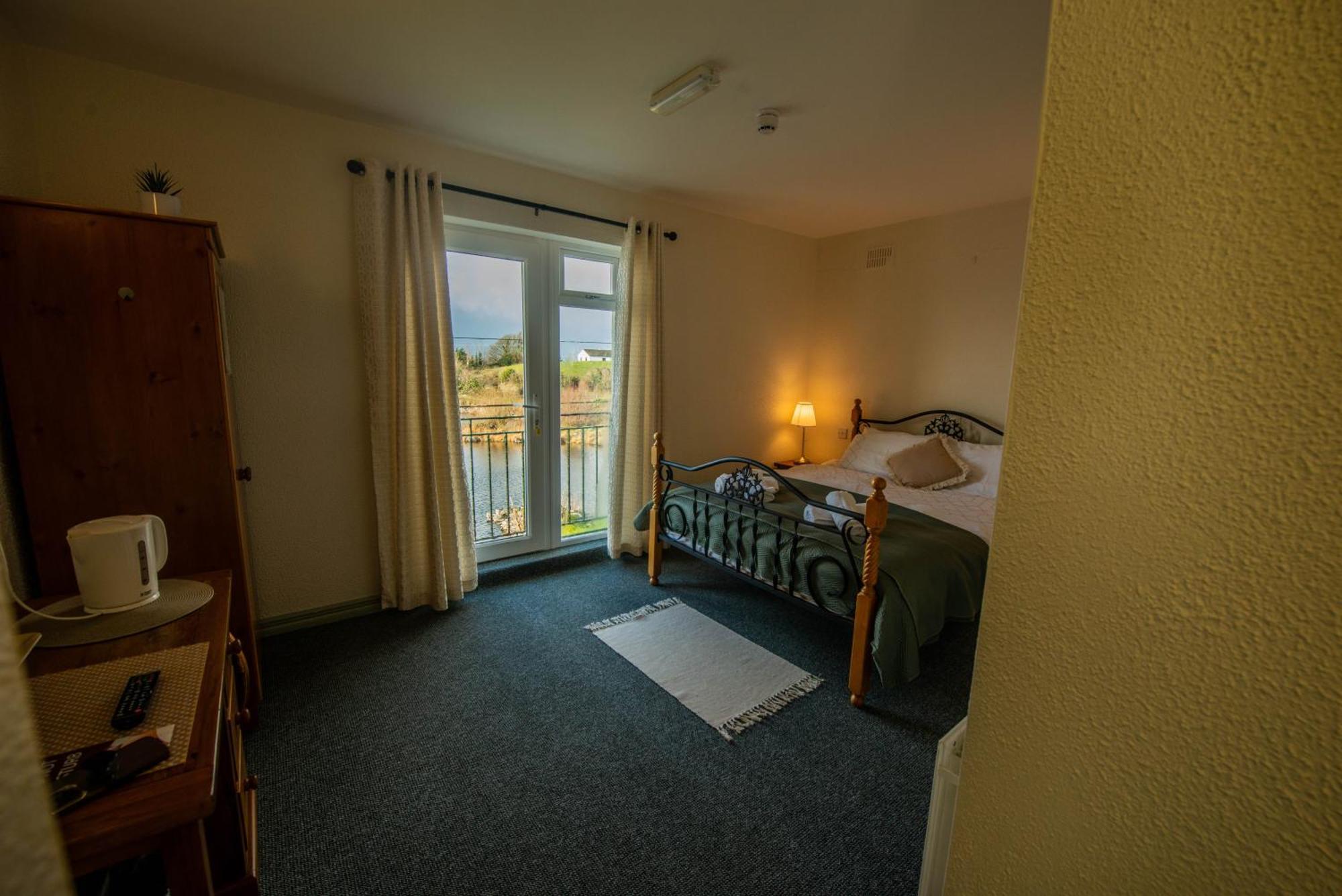Greenfield Lodge Hotel Bar & Bistro Headford ภายนอก รูปภาพ
