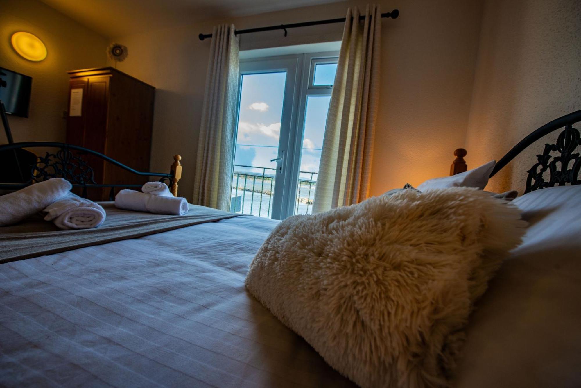 Greenfield Lodge Hotel Bar & Bistro Headford ภายนอก รูปภาพ