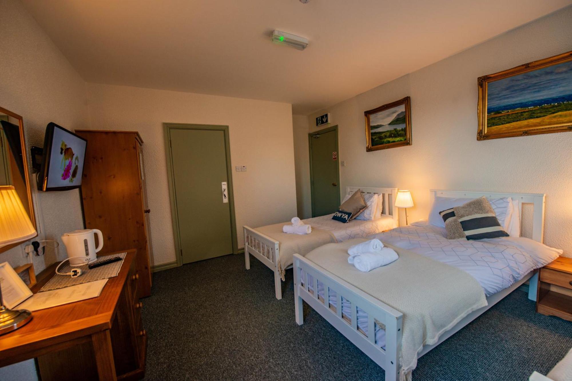 Greenfield Lodge Hotel Bar & Bistro Headford ภายนอก รูปภาพ