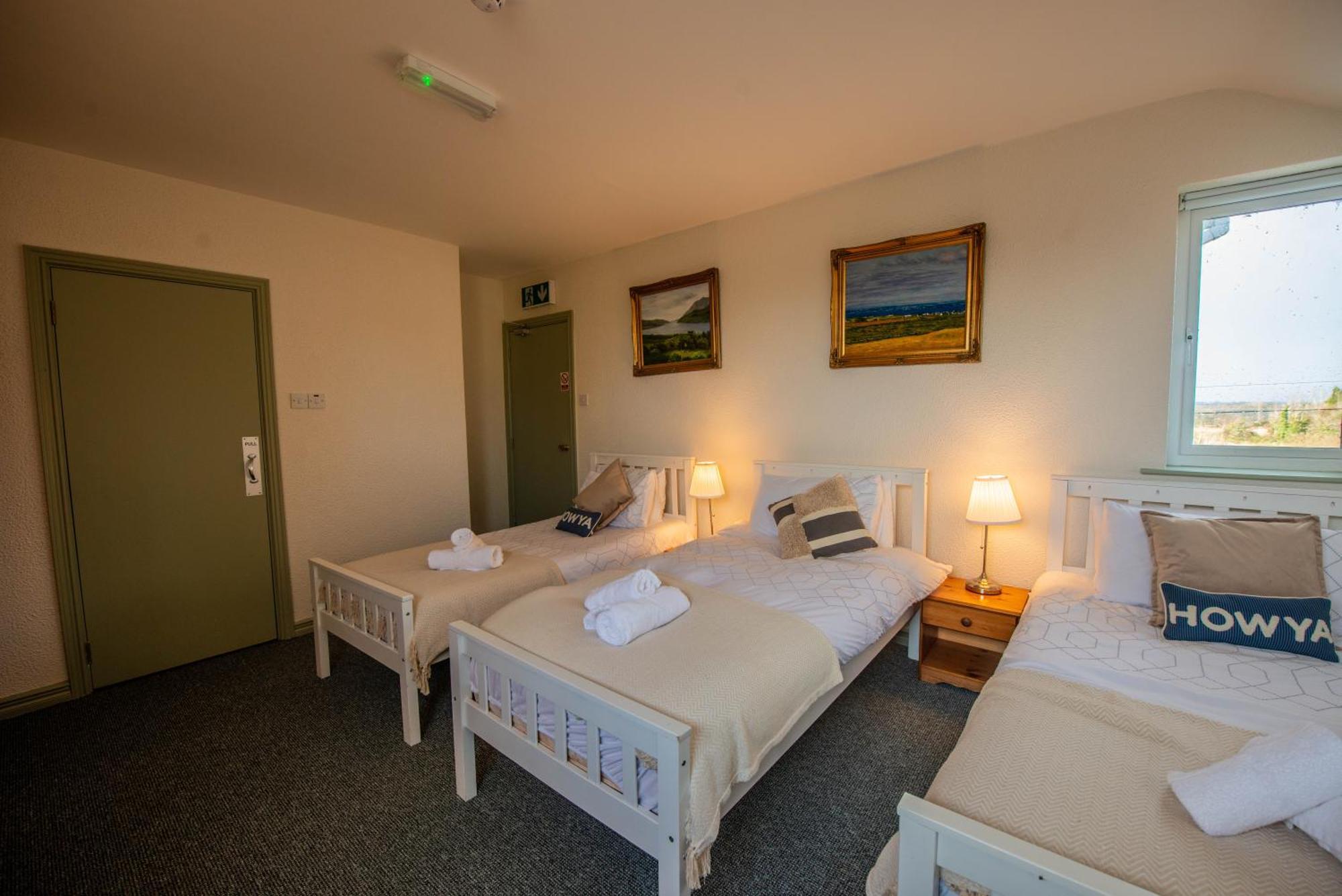 Greenfield Lodge Hotel Bar & Bistro Headford ภายนอก รูปภาพ