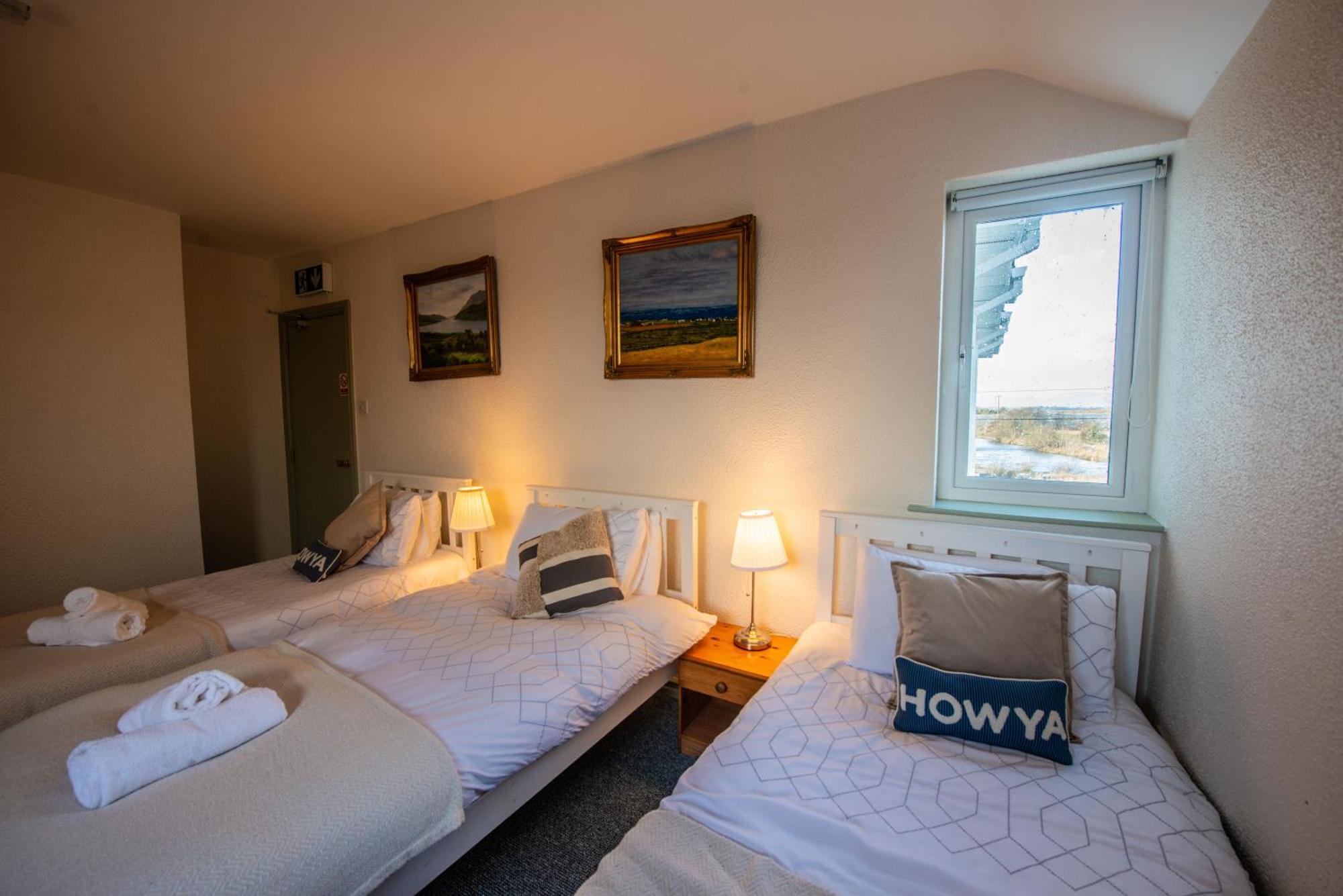 Greenfield Lodge Hotel Bar & Bistro Headford ภายนอก รูปภาพ
