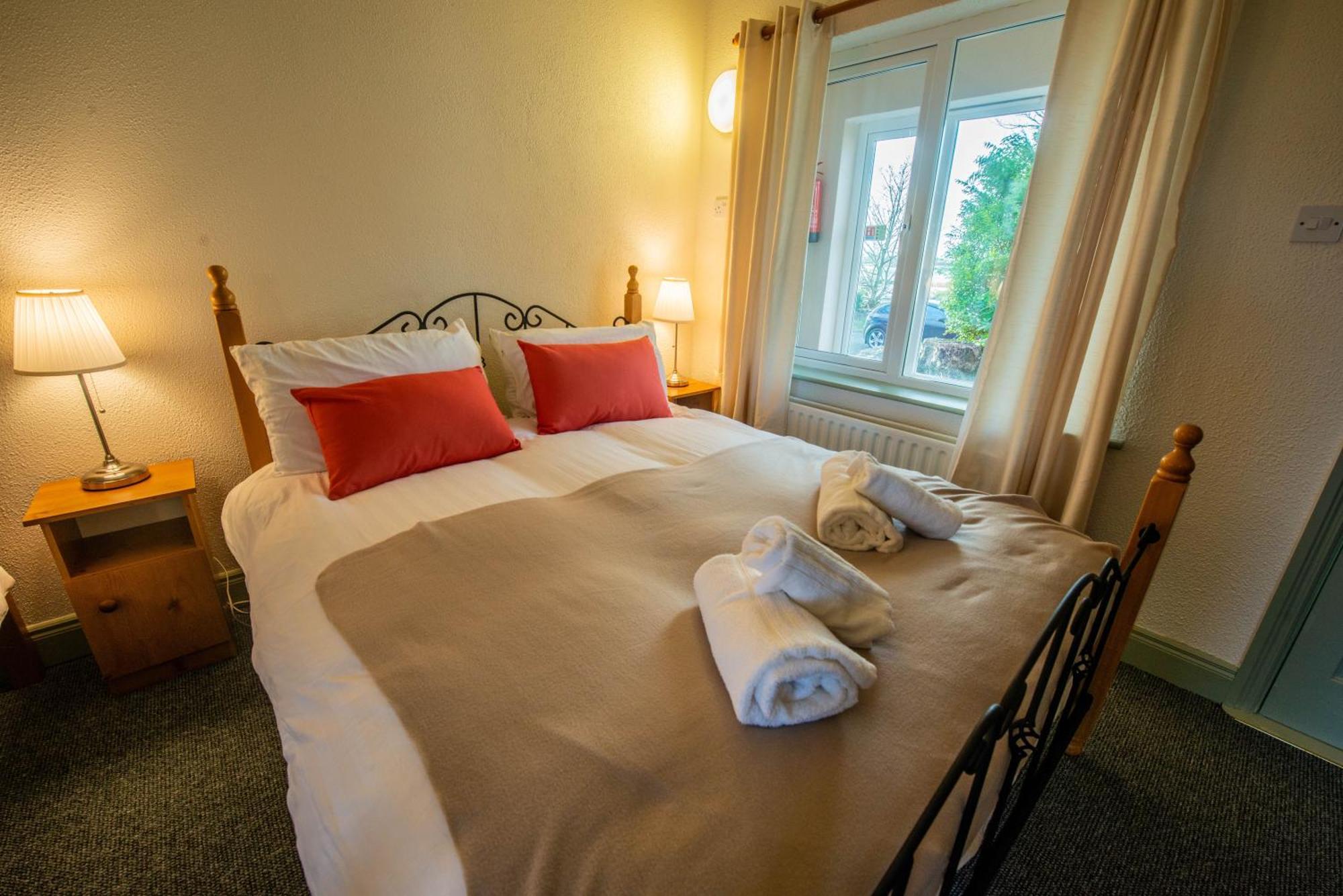 Greenfield Lodge Hotel Bar & Bistro Headford ภายนอก รูปภาพ