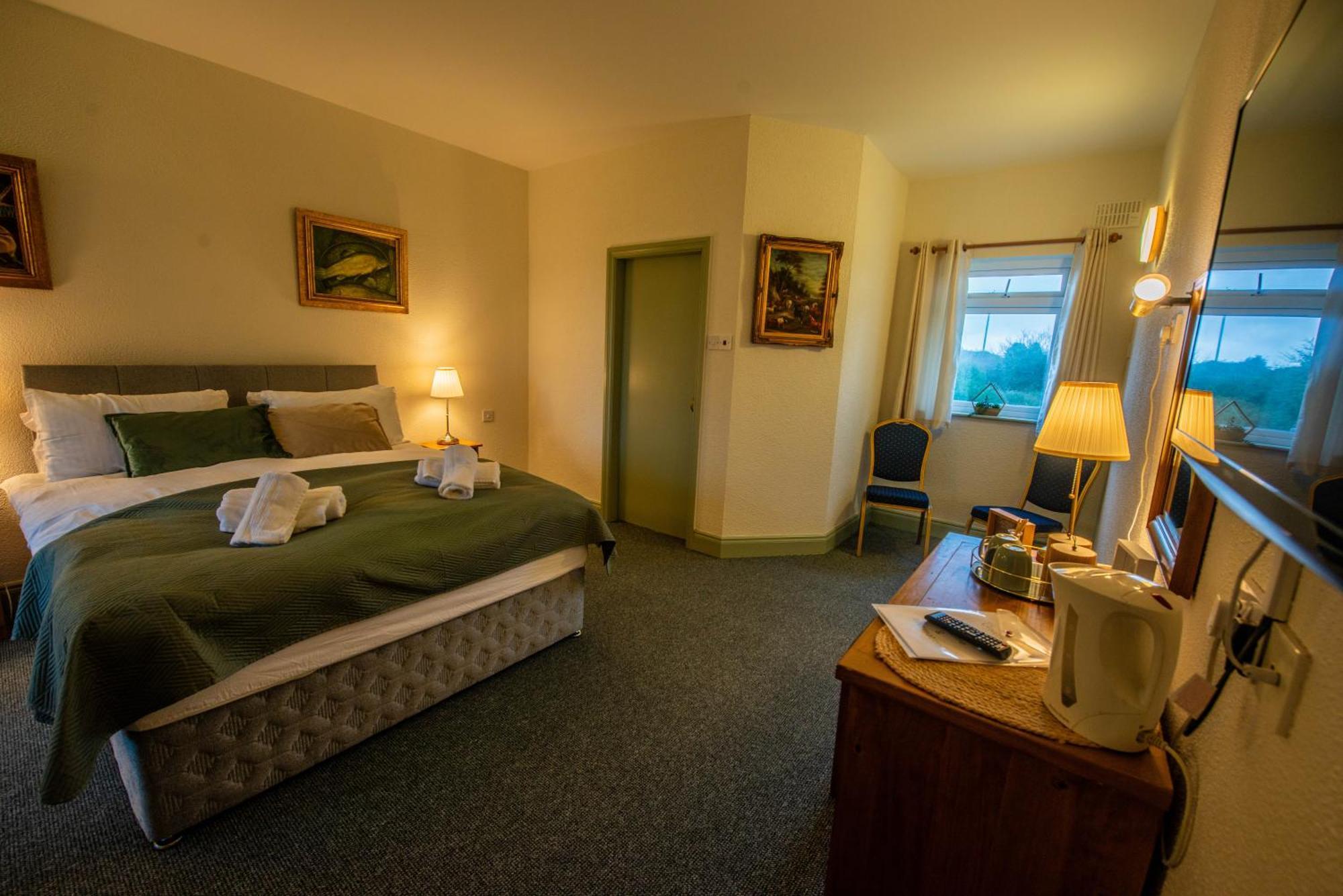 Greenfield Lodge Hotel Bar & Bistro Headford ภายนอก รูปภาพ