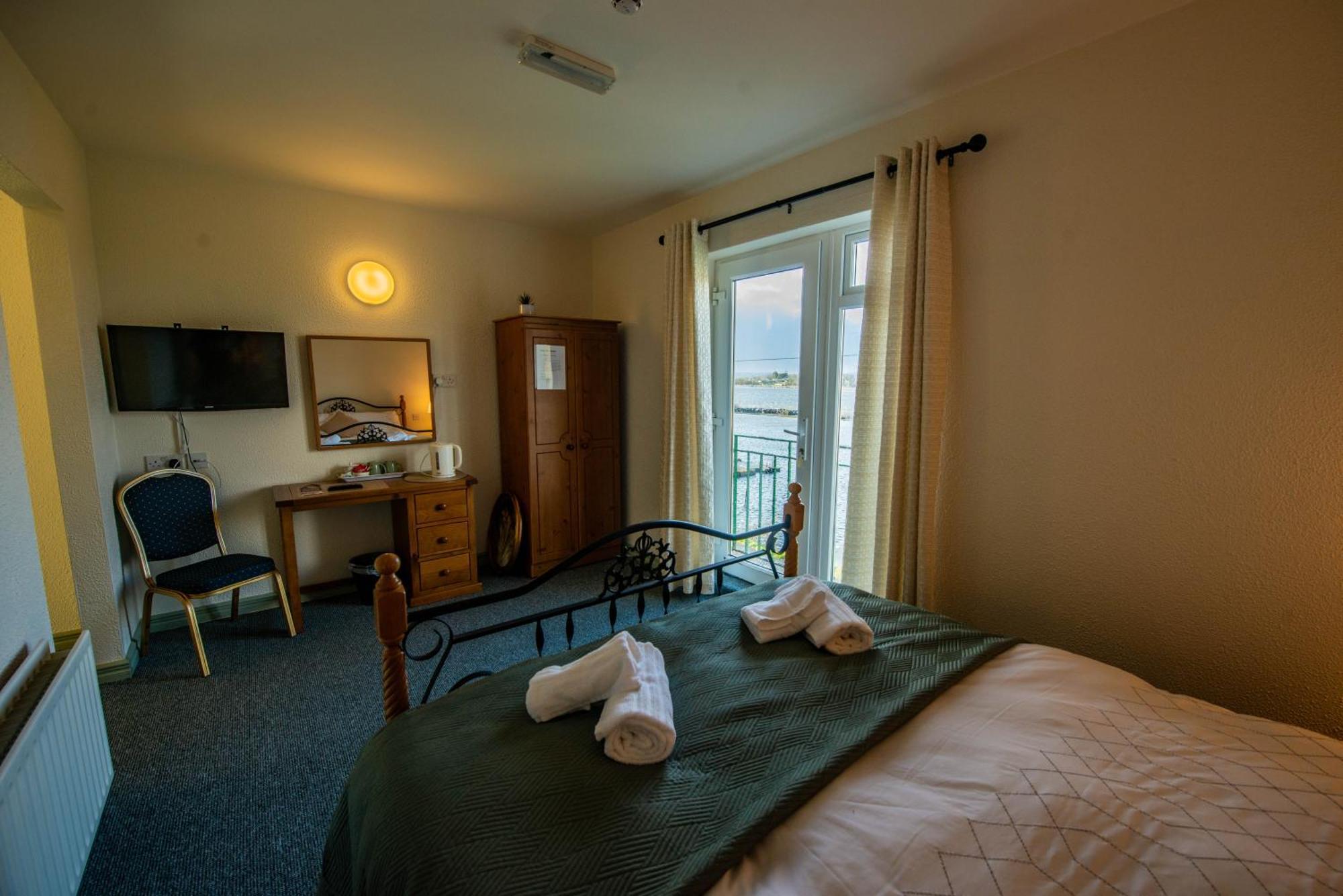 Greenfield Lodge Hotel Bar & Bistro Headford ภายนอก รูปภาพ