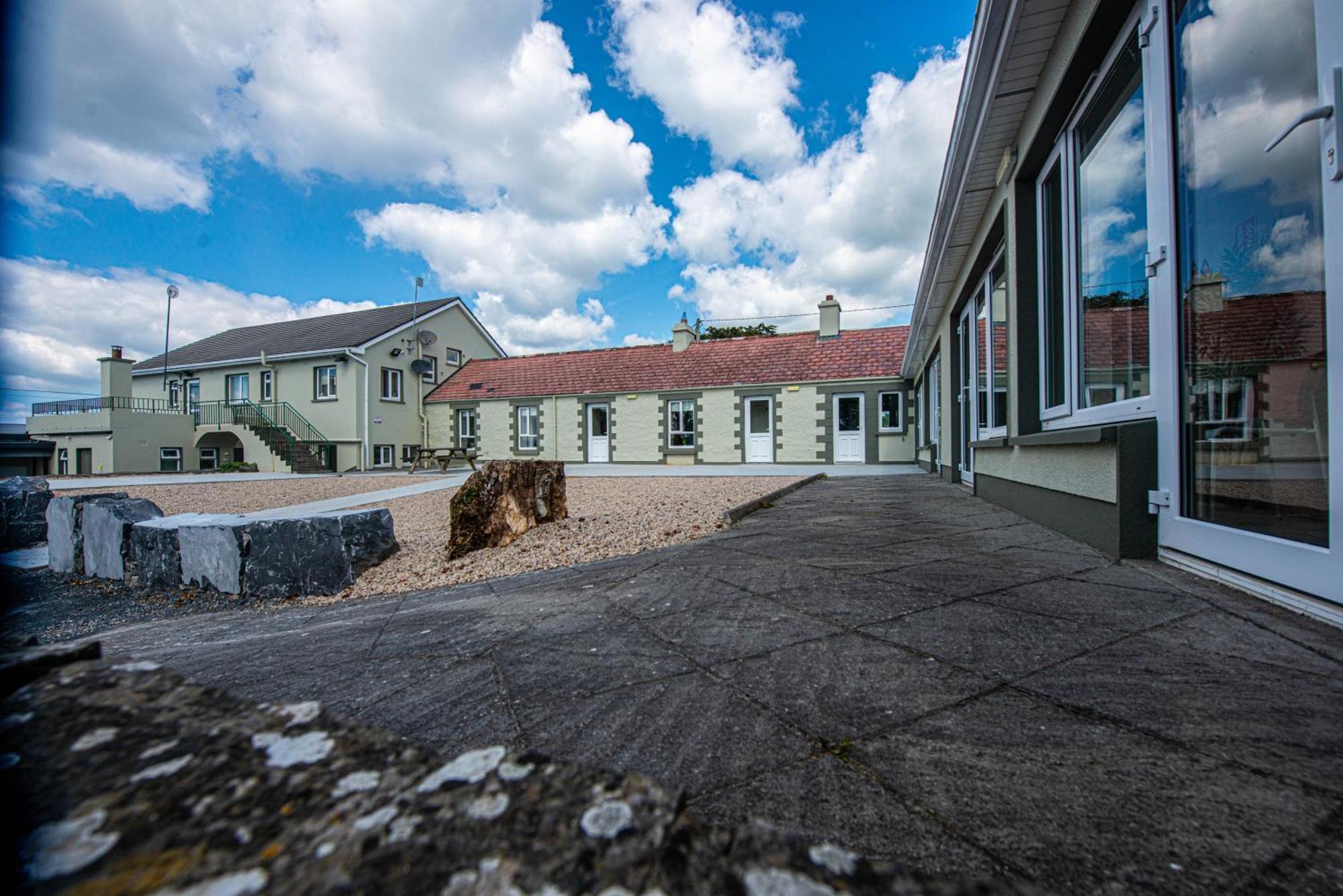 Greenfield Lodge Hotel Bar & Bistro Headford ภายนอก รูปภาพ